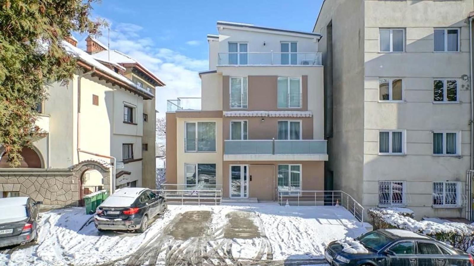 Central Maximus Apartment Брашов Екстериор снимка