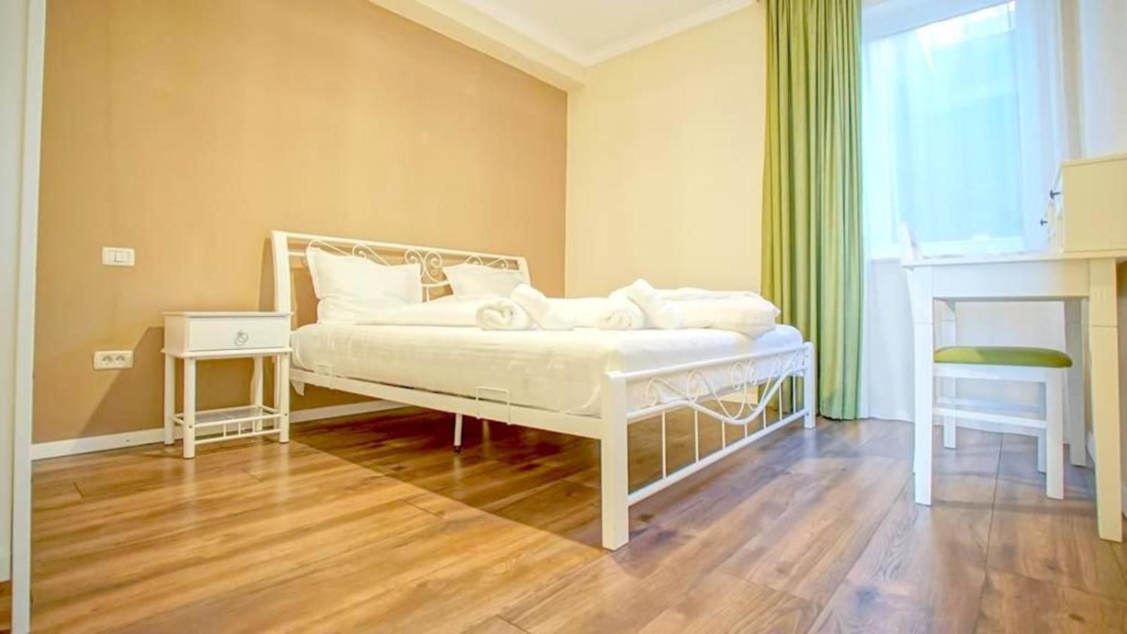 Central Maximus Apartment Брашов Екстериор снимка