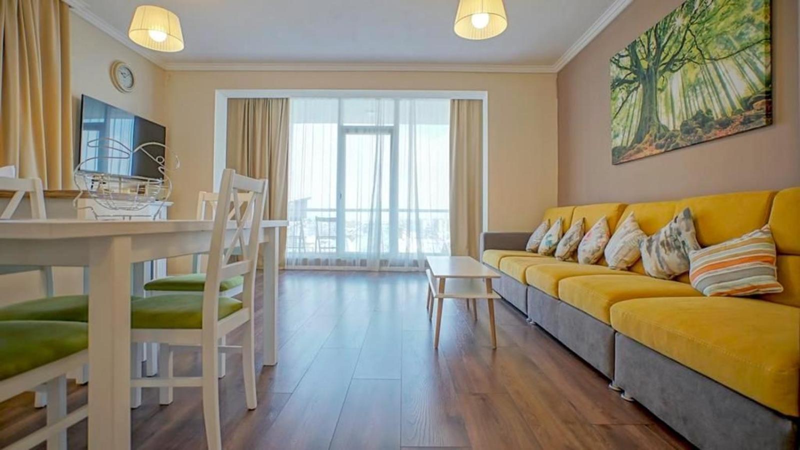 Central Maximus Apartment Брашов Екстериор снимка