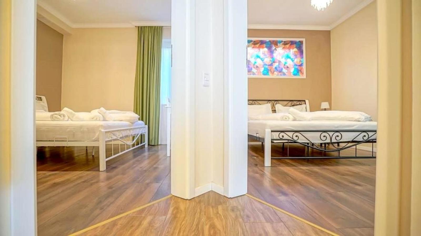 Central Maximus Apartment Брашов Екстериор снимка