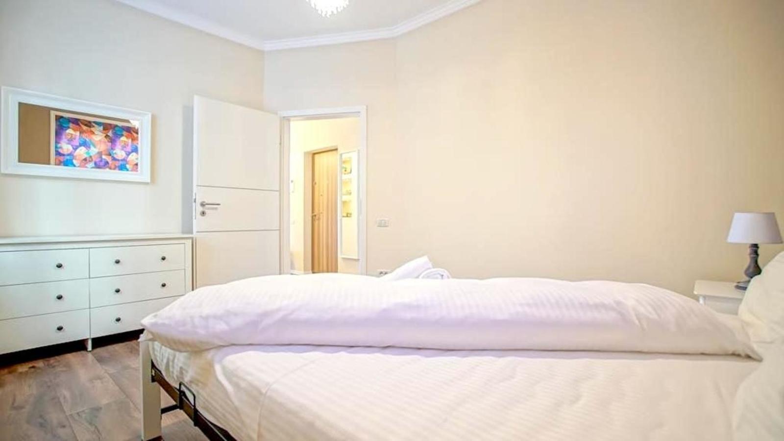 Central Maximus Apartment Брашов Екстериор снимка