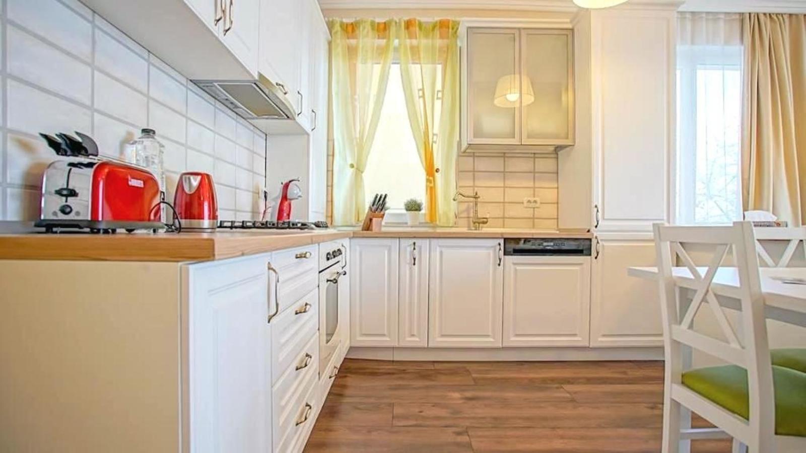 Central Maximus Apartment Брашов Екстериор снимка